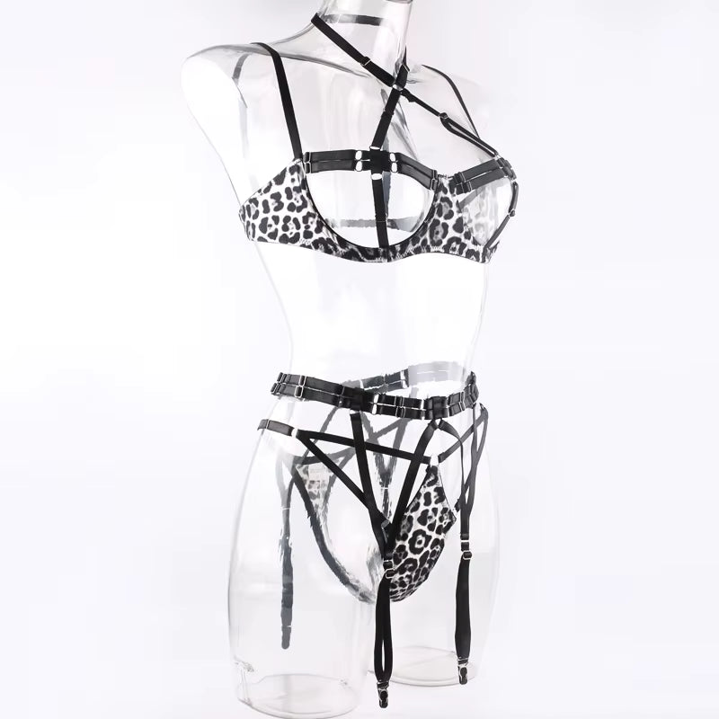Lingerie Leo