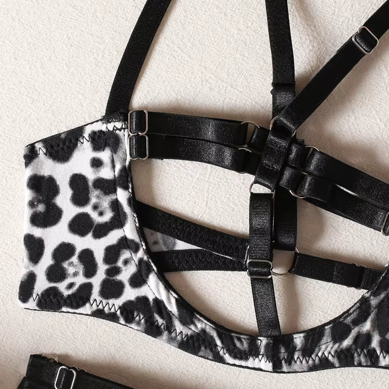 Lingerie Leo